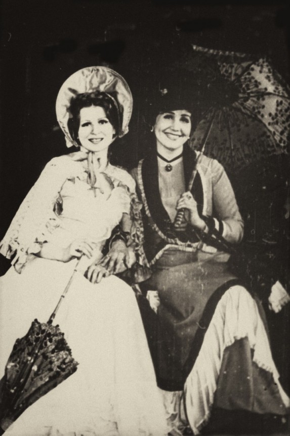 Краснова – Надежда Тарасенко (слева), Жмигулина – Валентина Иванкова